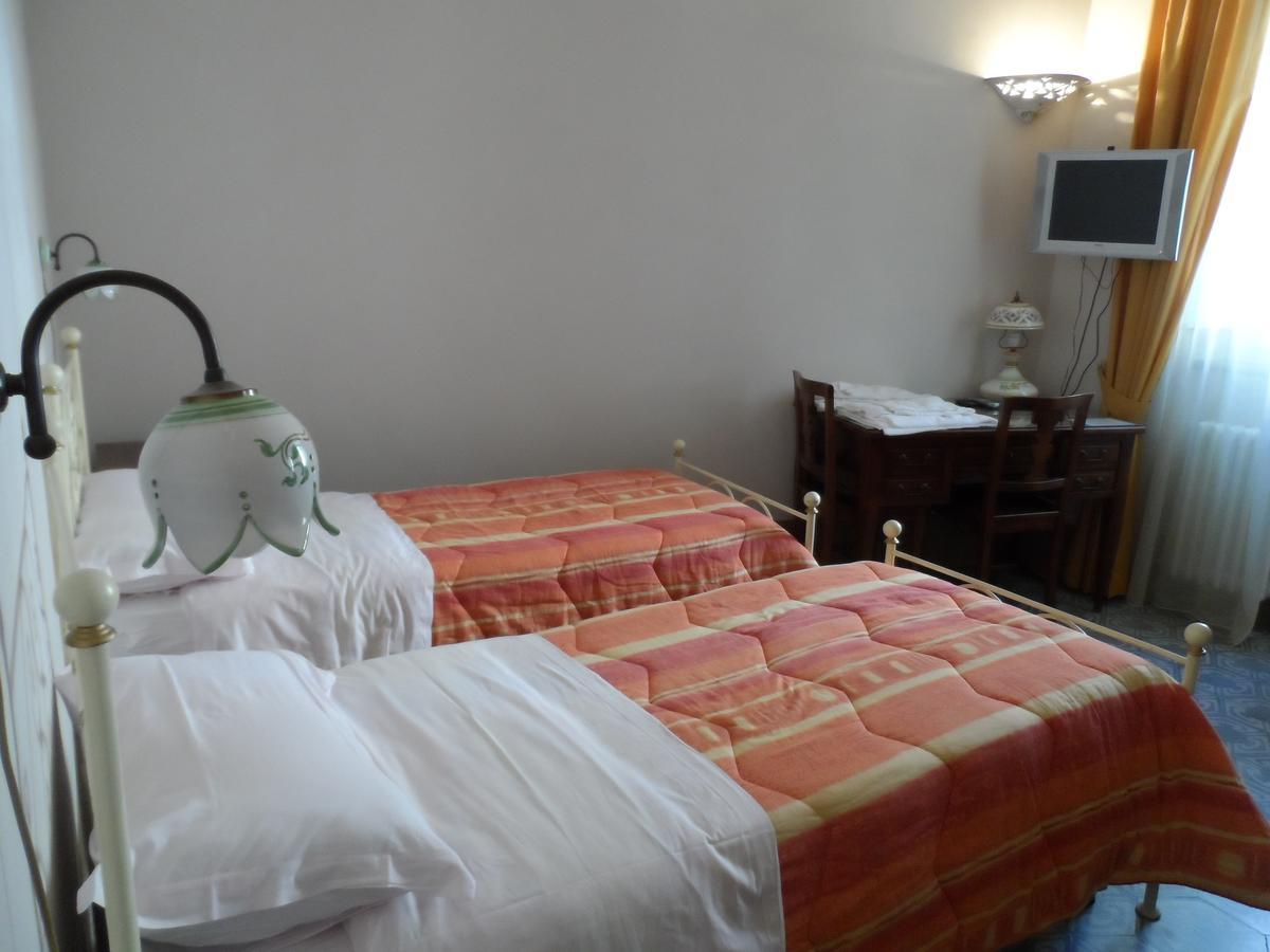 Dimora A Petritoli Hotel Bagian luar foto